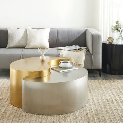 Table basse de style moderne et contemporain avec cadre en tôle de fer