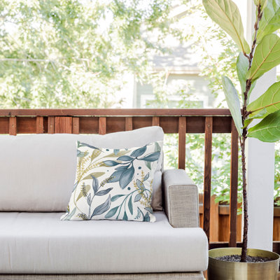 Gyaneshwari Dave | Coussin Pineconesream Winter Hues