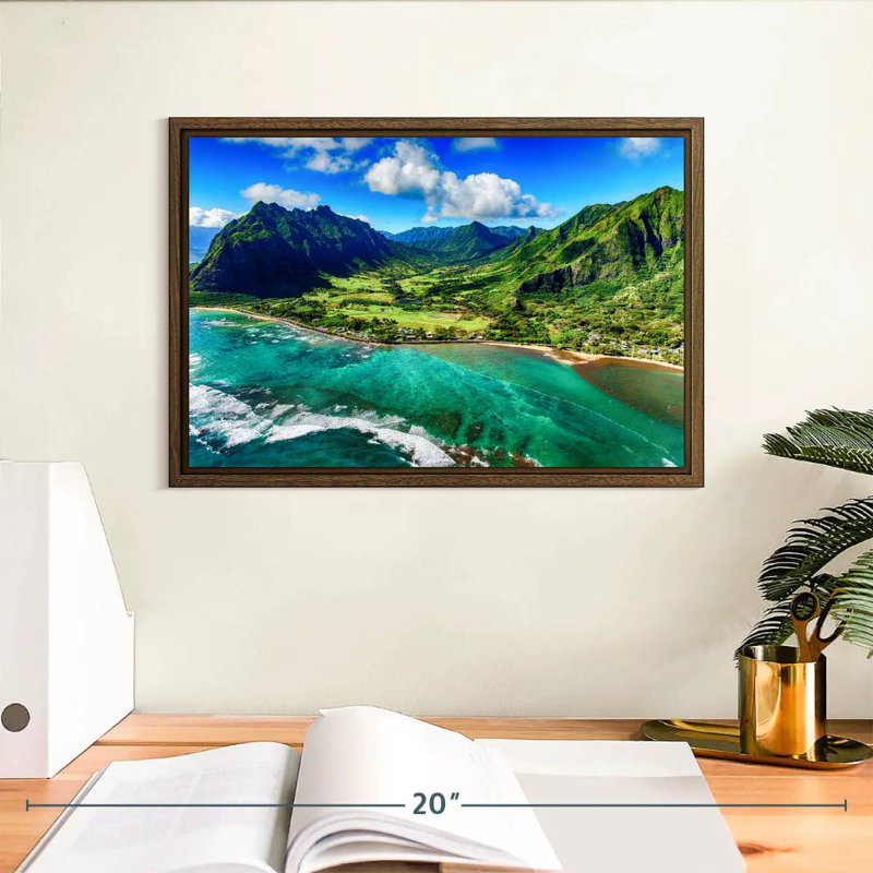 Paysage côtier de Kualoa, 13 po x 9 po, Cadre flottant en noyer