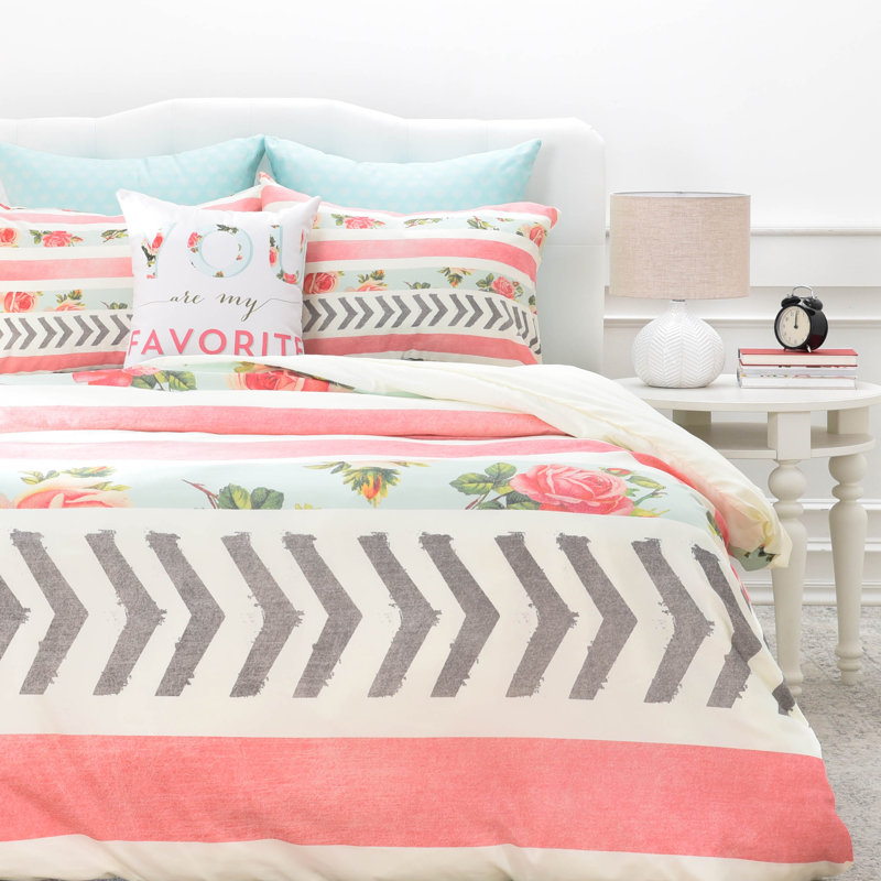 Allyson Johnson Polyester Floral Duvet Cover, Queen Duvet Cover + 2 Standard Shams