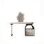 Coiffeuse beige clair avec commode et miroir de maquillage-212644412