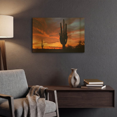 «Mesa Saguaro Sunset 5078» par Mike Jones, art mural en métal doré, 24 po x 16 po