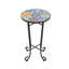 Table colorée pour le patio avec un carreau de céramique vieilli et une structure en acier robuste pour l'extérieur