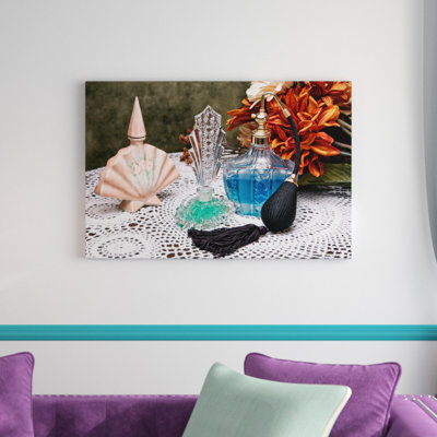 « parfum of a féminin », reproduction de photo sur toile tendue