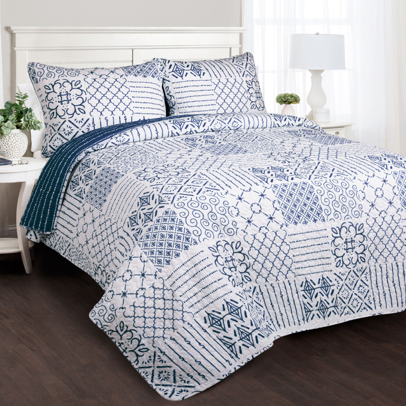 Coastal Charm Blue Cotton Reversible Quilt Set, Full/Queen