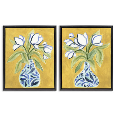 Ensemble de 2 vases de tulipes sur cadre flottant jaune, design par June Erica Vess