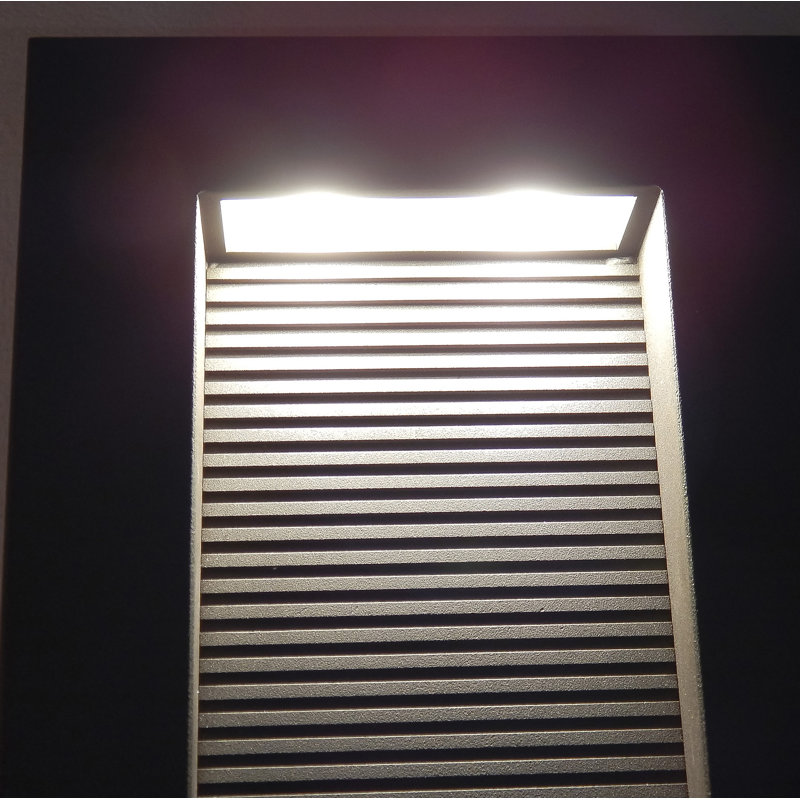 Luminaire de cloison d'extérieur à DEL Vossi, H 16 po x l 7 po x p 2 po