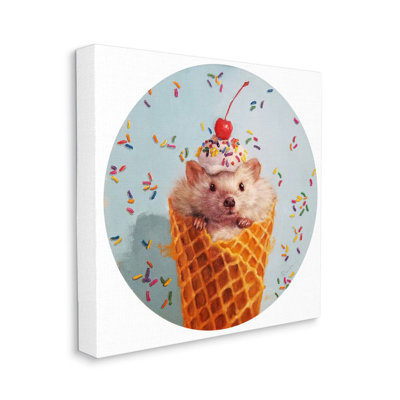 «Mouse with Cherry Desert Ice Cream Cone» par Lucia Heffernan - impression d'art graphique
