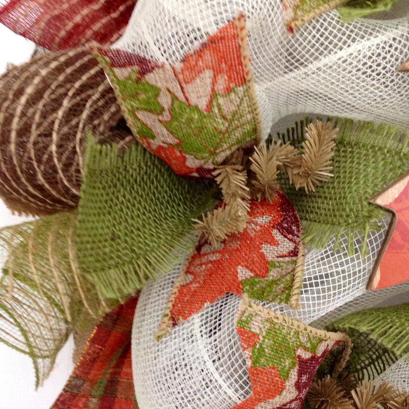 Couronne d'automne avec feuille de gland et clochettes