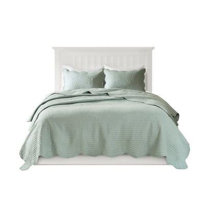 3 Piece King/ King Quilt , Scalloped Edges, 90% Cotton Fill, Microfiber, Odor With Filled, Summer/Winter Ready,