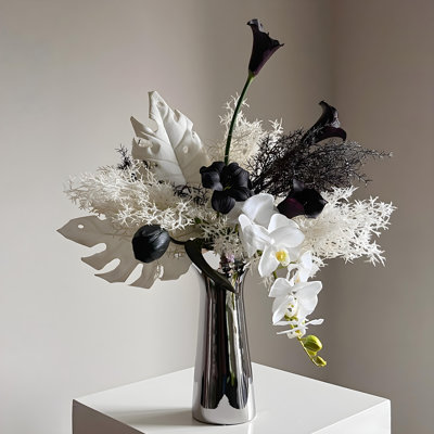 Ornements de fleurs simulées