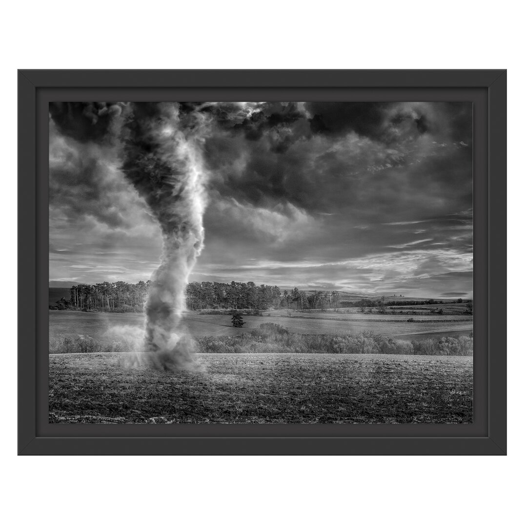 Gerahmtes Wandbild Tornado auf dem Feld