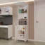 Garde-manger avec 2 portes pneumatiques, rangement ouvert et armoire inférieure, blanc.