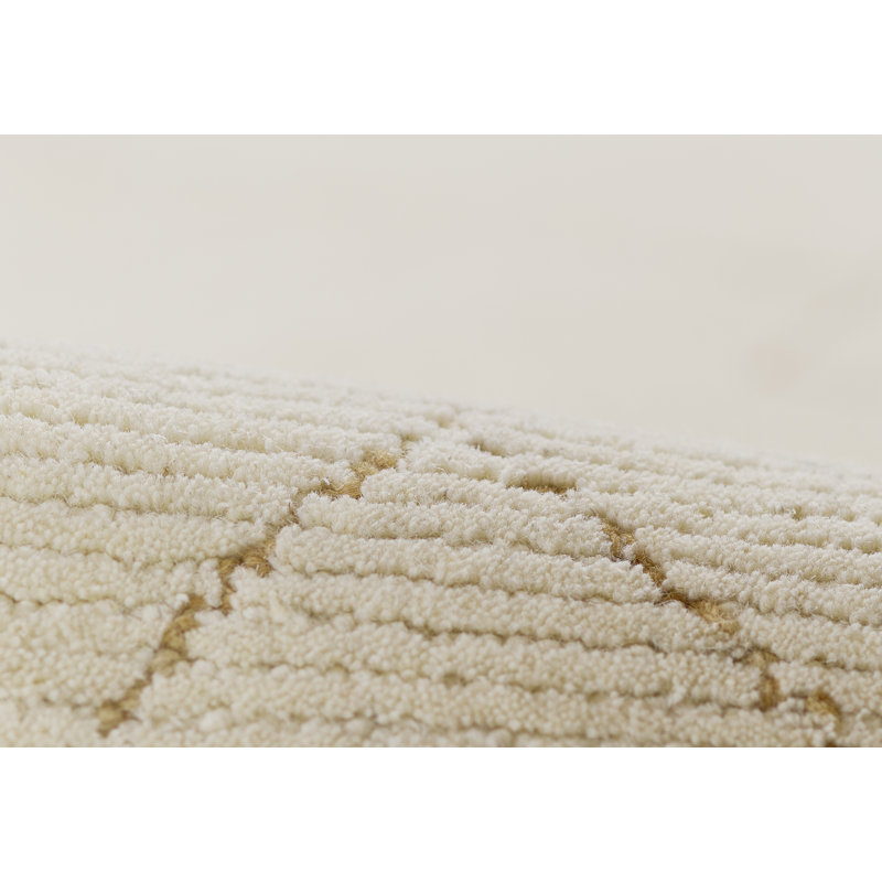 Ivory Hand-Tufted Wool Rectangular Rug 2' x 4'