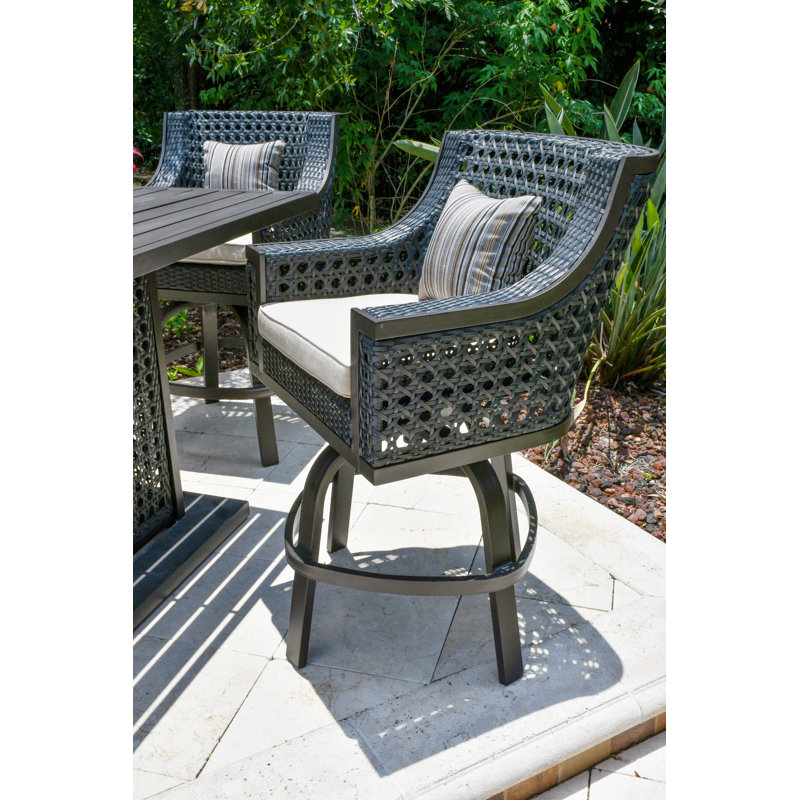 Chaise de patio pivotante avec coussin