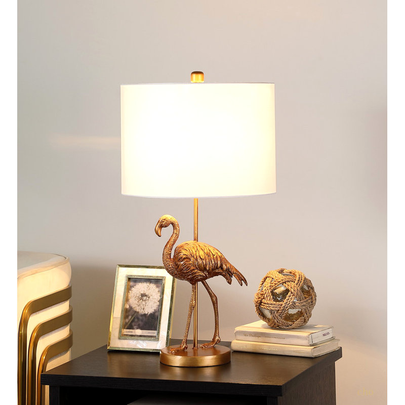 Lampe de table 26 po en résine flamant doré mat