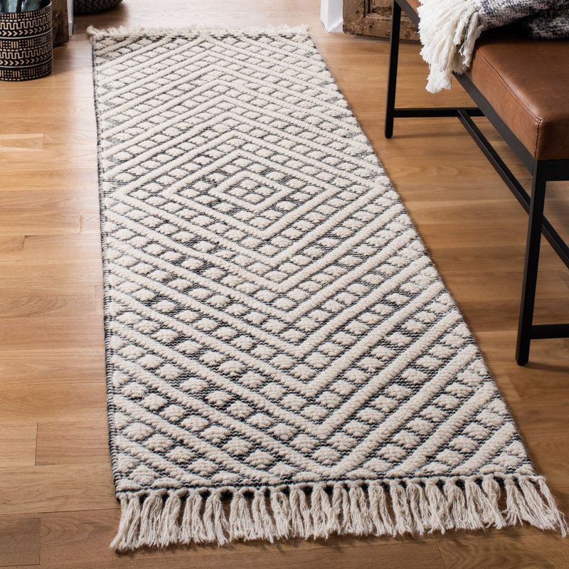 Brashear Hand Loomed Wool/Cotton Rug in Ivory/Black, Runner 2'3" x 6'