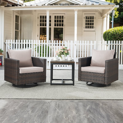 Ensemble de chaise longue pivotante d'extérieur en osier Naresa