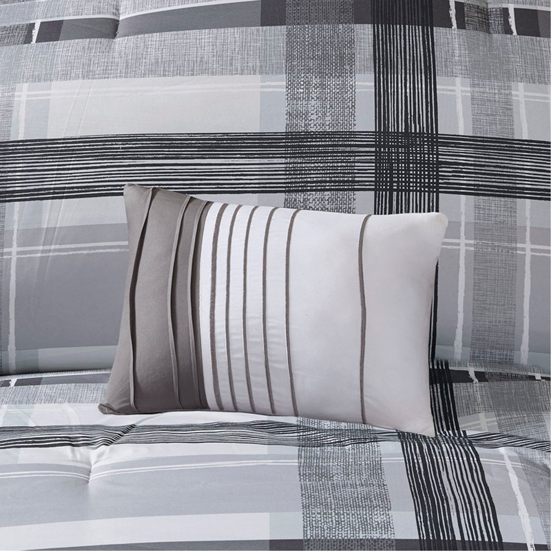 Full/Queen Plaid Comforter Set, Full/Queen Comforter + 4 Additional Pieces