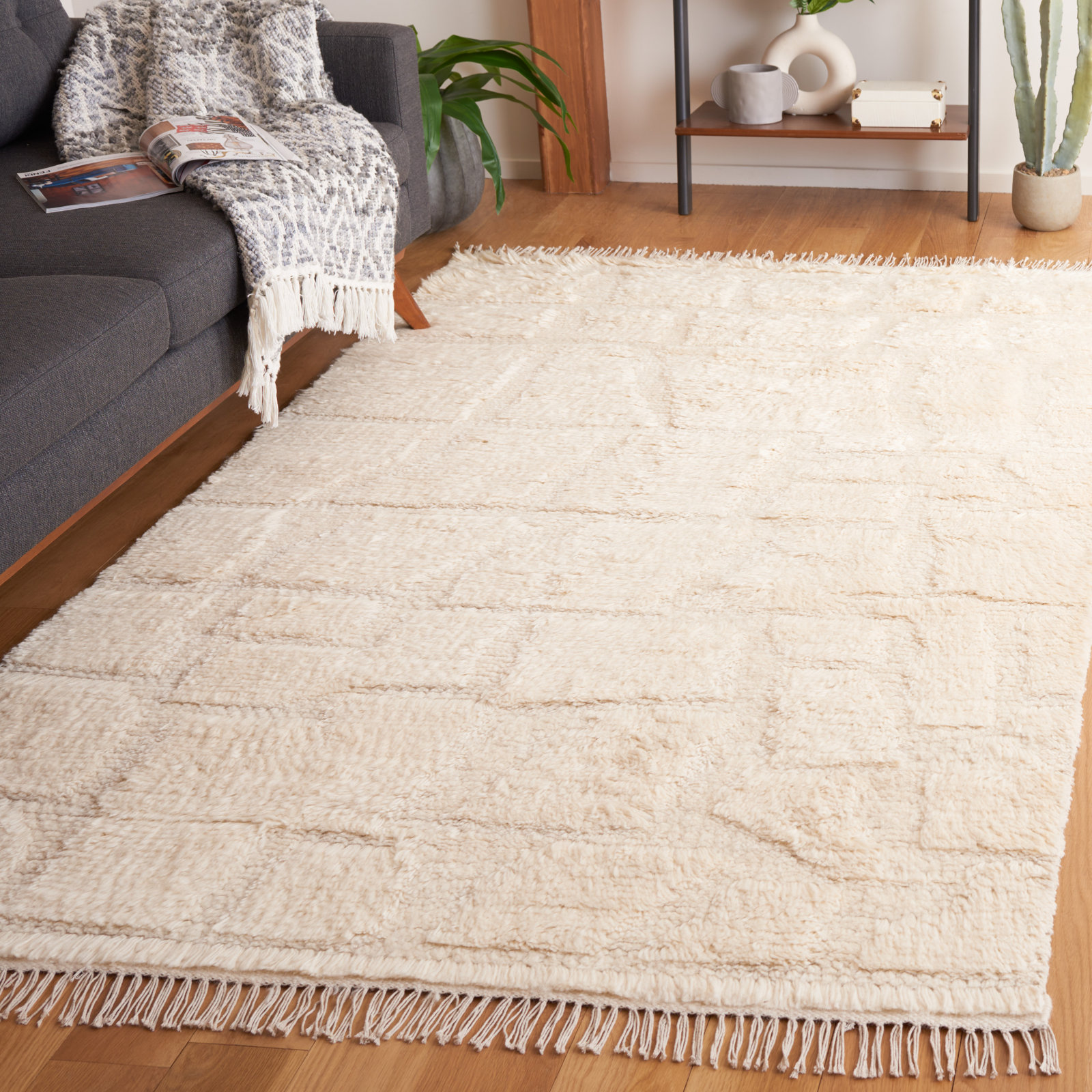 Azreal Ivory Hand-Woven Wool Rug, Rectangle 4' x 6'
