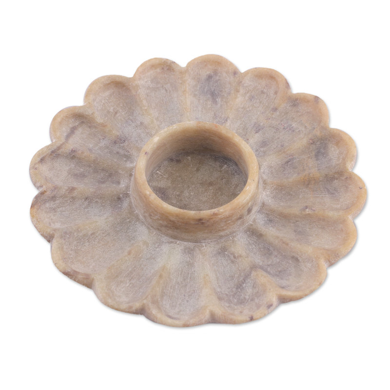 Porte-bougie en pierre à savon Novica