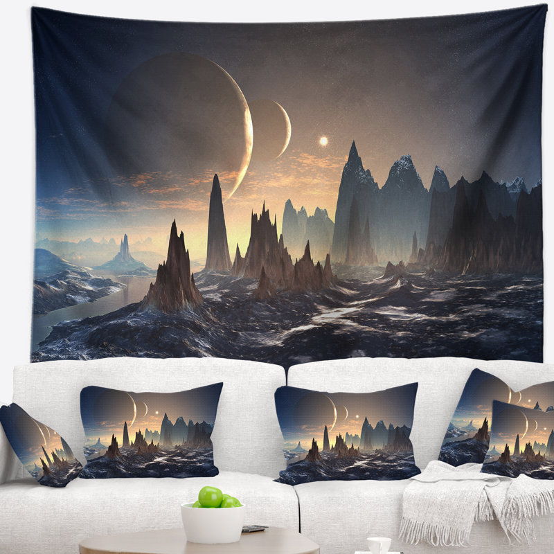 Planète extraterrestre avec tapisserie de montagnes, H 50 po x l 60 po