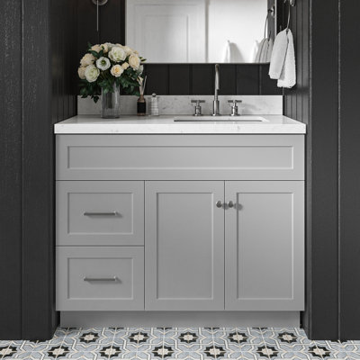 Meuble-lavabo sur pied simple 42 po avec plateau en quartz Hamlet
