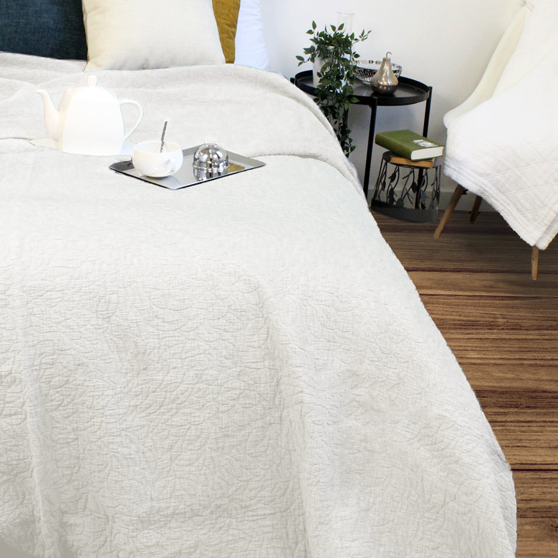 Jaelianna Bedspread, Light Brown