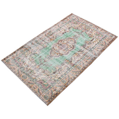 Tapis vert clair Danuel 6 pi 1 po x 9 pi 10 po