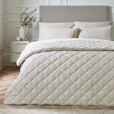 Corded Leaves Quilted Bedspread