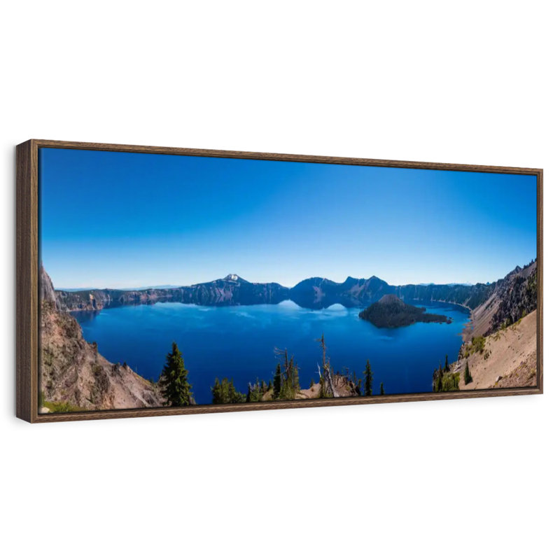 Horizon bleu du lac de cratère, 46" X 16", Cadre flottant noyer