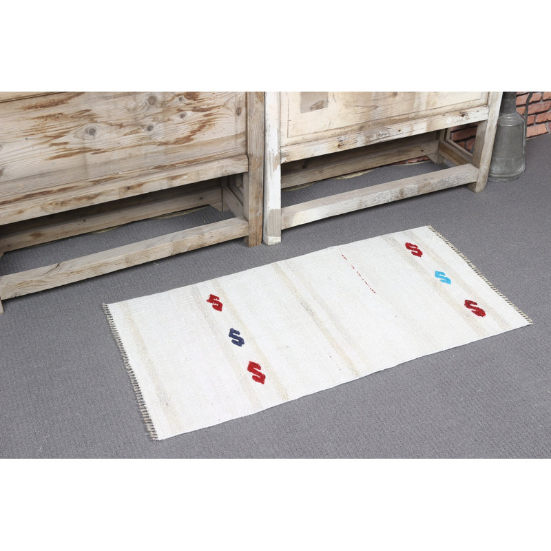 Small White Vintage Turkish Hemp Rug with Intricate Patterns Ideal for Entryways