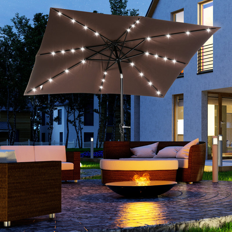 Parasol solaire brun avec lumières à DEL, 9 pi x 7 pi, inclinable et à manivelle, pour terrasse, jardin, DEL de 7 pi près de la piscine et manivelle, espaces extérieurs idéaux comme patio, cour, piscine, plage