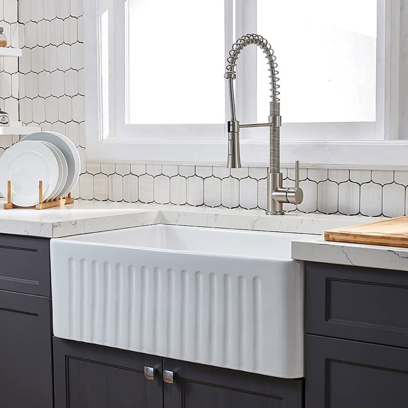 Fireclay 33" L X 20" W Farmhouse Kitchen Sink With Grid And Strainer