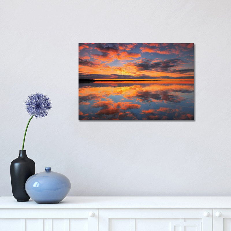 Canada, Saskatchewan, parc national de Prince Albert. «Sunrise on Namekus Lake» par Jaynes Gallery - Photographie sur toile tendue