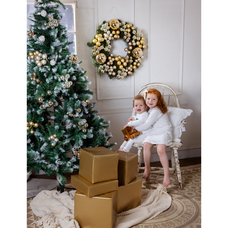 Noelle 30" Wreath