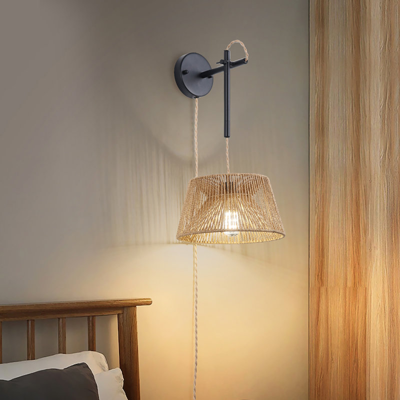 Bahwana 1 - Light Plug-in Black Swing Arm