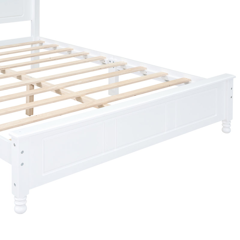 3 chambres avec lit plateforme en bois joyeux et deux tables de chevet - Grand lit blanc