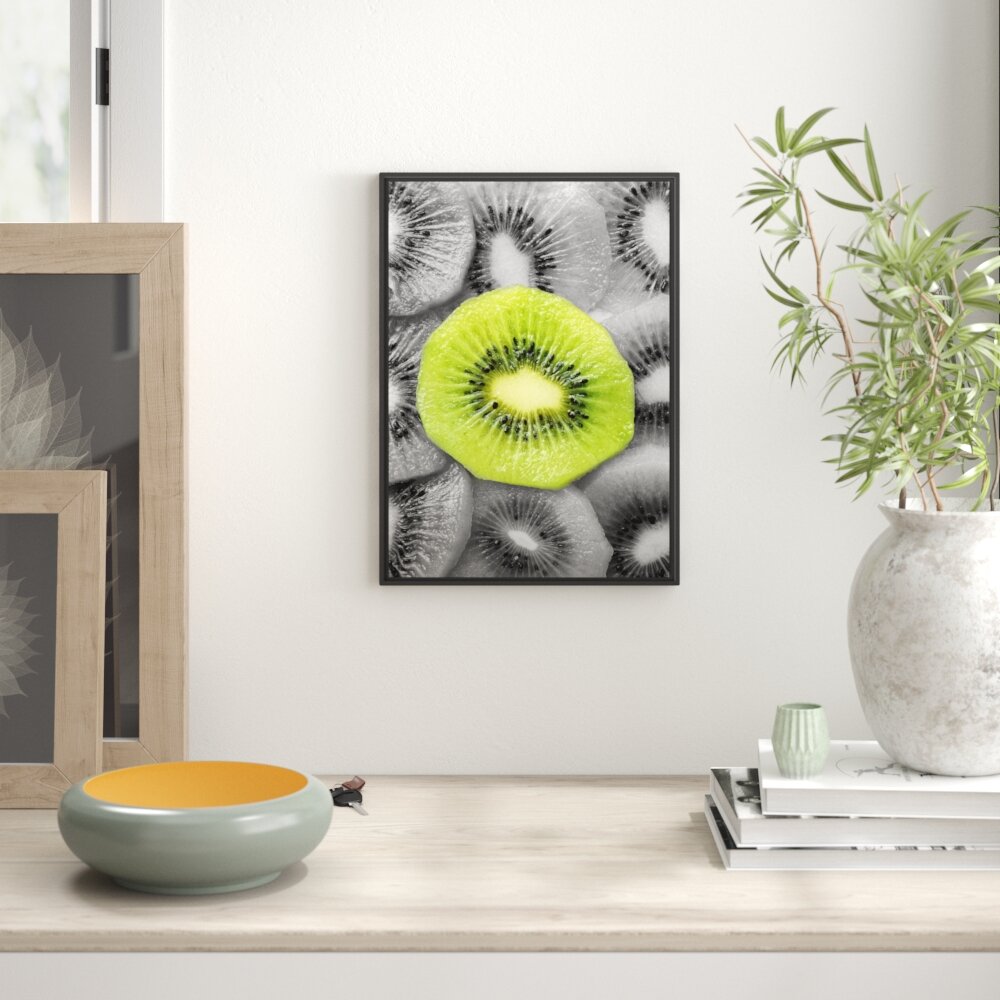 Gerahmtes Wandbild saftige Kiwi Scheiben