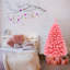 Arbre de Noël rose en flocage artificiel en PVC-137626717