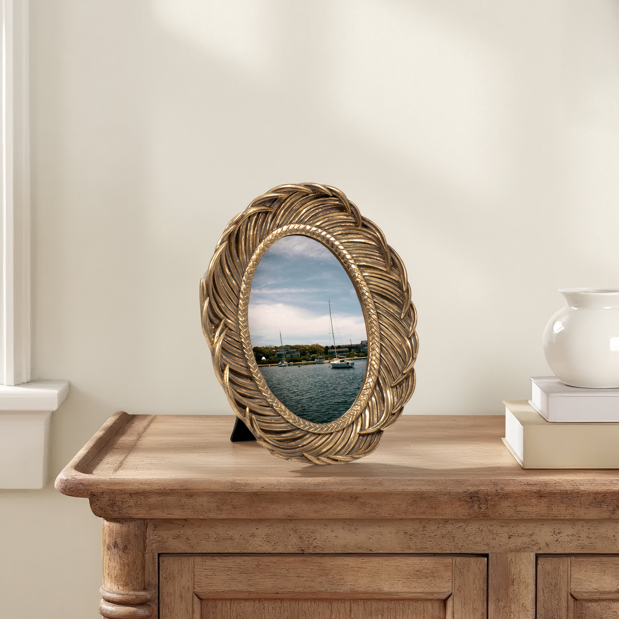 Sagebrook Home Vero Elegance: Gold Resin 4x6 Feather-Adorned Photo Frame, Luxurious Polyresin and Glass, Home Decor Frames, Accentuate Your Memories