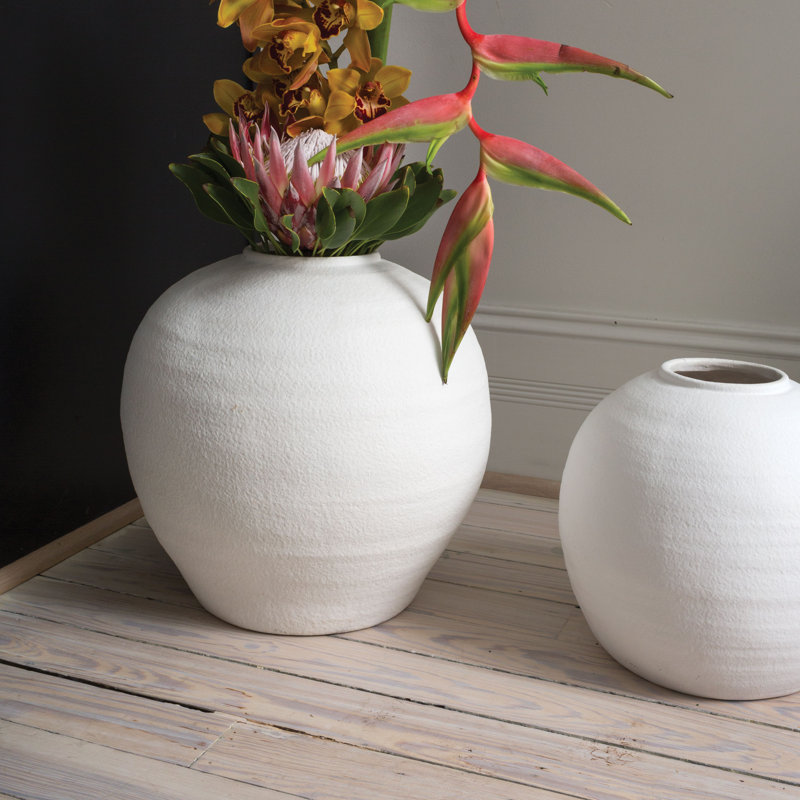 Vase de table en céramique fait à la main Abie, H 14 po x l 14,5 po x P 14,5 po