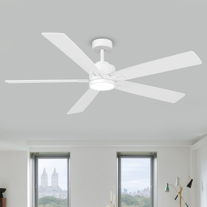Ventilateur de plafond intelligent à 5 pales avec éclairage intégré, conception intérieure moderne pour le salon, la chambre à coucher et la salle à manger