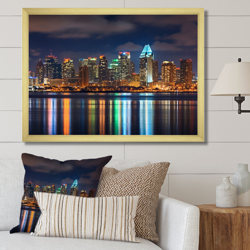 «Montreal Skyline At Night - California», art mural, Encadrement doré, H 16 po x l 32 po x P 1 po