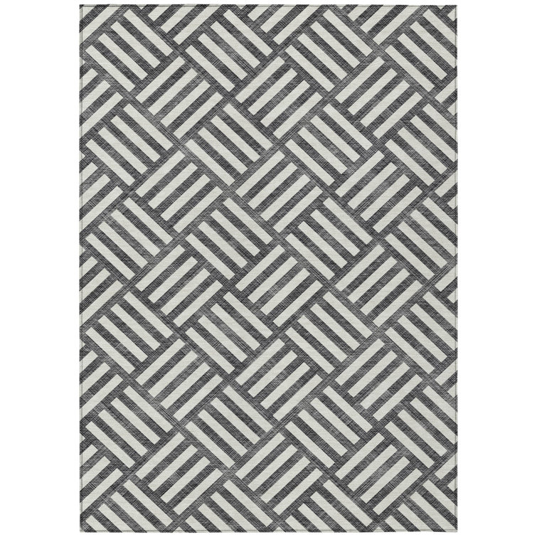 Loreen Washable Geometric Indoor / Outdoor Rug