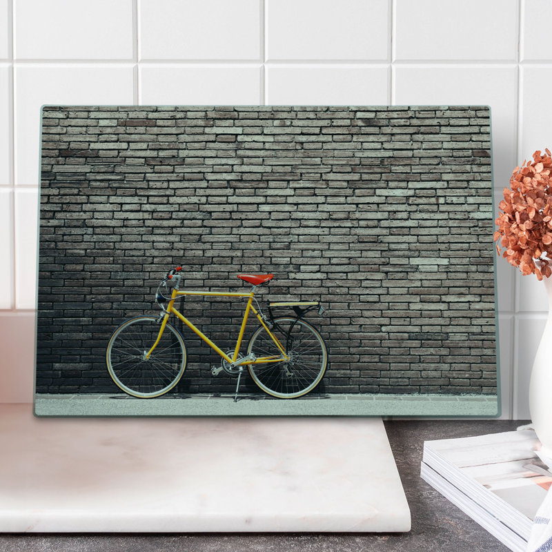 Planche à découper rétro Ambesonne grande bicyclette rétro sur mur gris jaune rouge