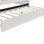 Lit de jour courbé tapissier Curved Silhouette, structure en bois massif, blanc éclatant, lit double avec lit gigogne escamotable