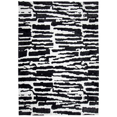 Shawn 5 X 7 Area Rug, Black White Abstract Pattern Polyester, Cotton Back