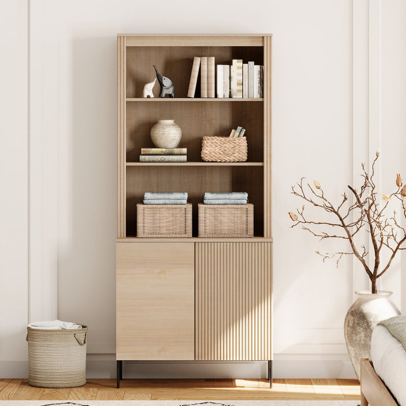 Bibliothèque moderne de 71,6 po à 5 niveaux avec armoire de rangement, vitrine en bois avec portes cannelées et tablettes réglables, bibliothèque polyvalente pour le salon, le bureau et le bureau