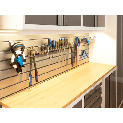 Ensemble de 9 armoires de garage Bold XL Series Platinum avec outil, base, armoires murales, plan de travail en bambou et Casiers